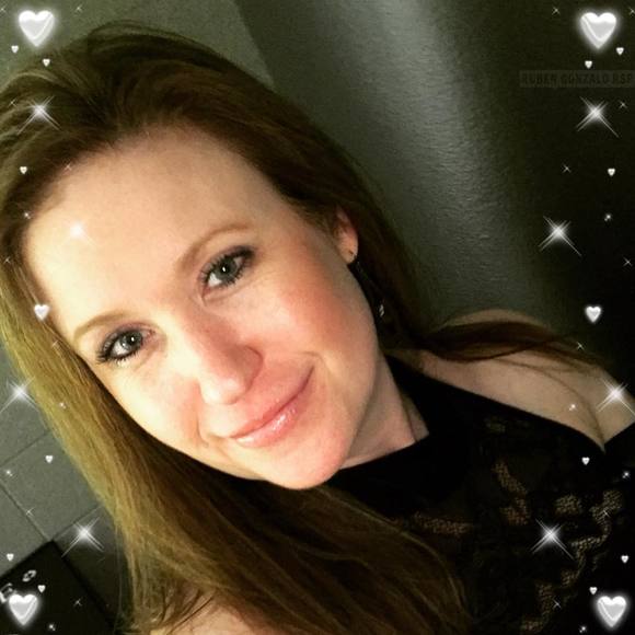 Meet your Posher, Sandi ***Posh Ambassador** - Picture 2 of 4